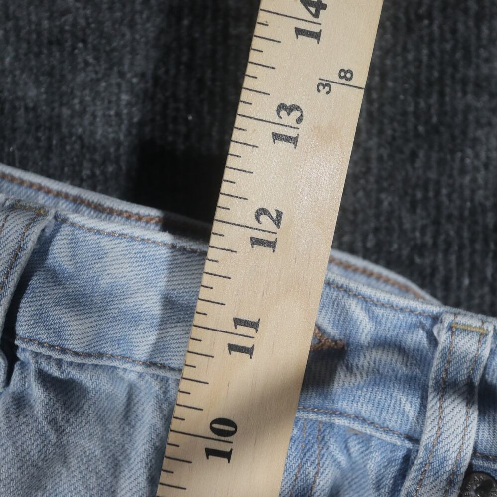 American Eagle Light Wash Mom Jeans - Picture 5 of 8